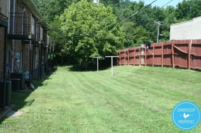 Building Photo - 115 Florence St