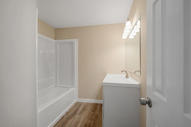 Building Photo - Your Dream Farmhouse Awaits in Elroy
