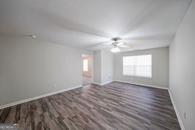 Building Photo - 703 Stonehaven Cir