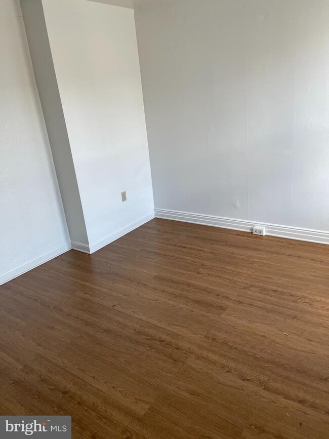 Building Photo - 52 N Broad St