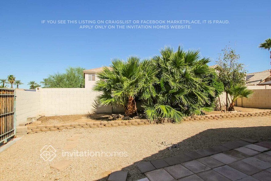 Building Photo - 13146 W Alvarado Cir