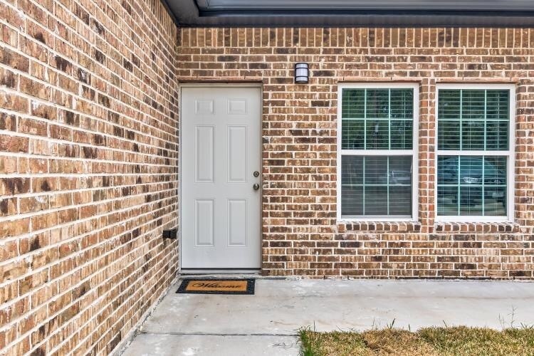 Primary Photo - 2923 Pecos St