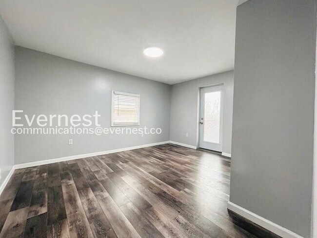 Building Photo - 303 Kirk Ave