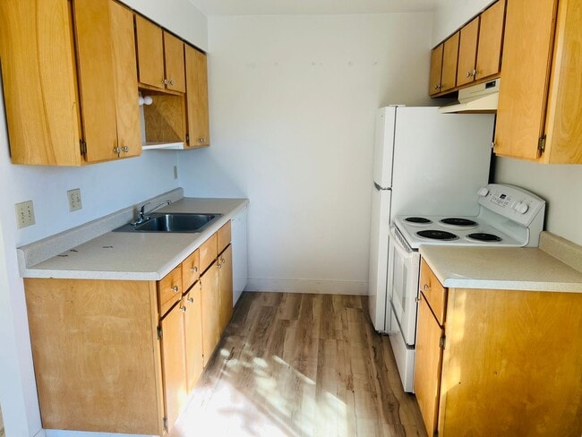 Building Photo - 2Bed/1Bath Second Floor Apartment in Brooklyn Neighborhood