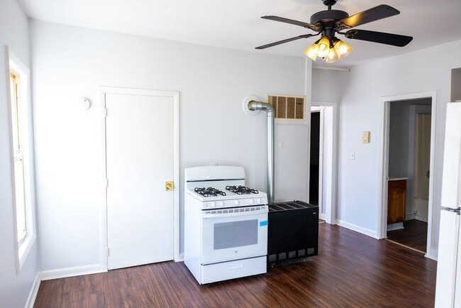 Building Photo - 27 Columbia St