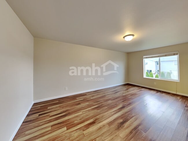 Building Photo - 2655 Moore St