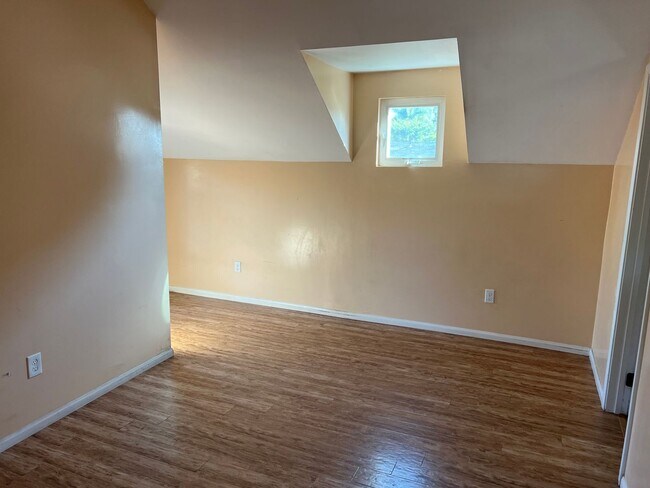 Building Photo - 1428 Chino St