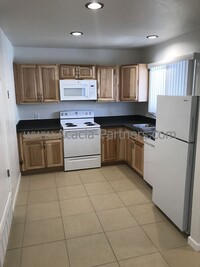 Building Photo - Central Two Bedroom Duplex