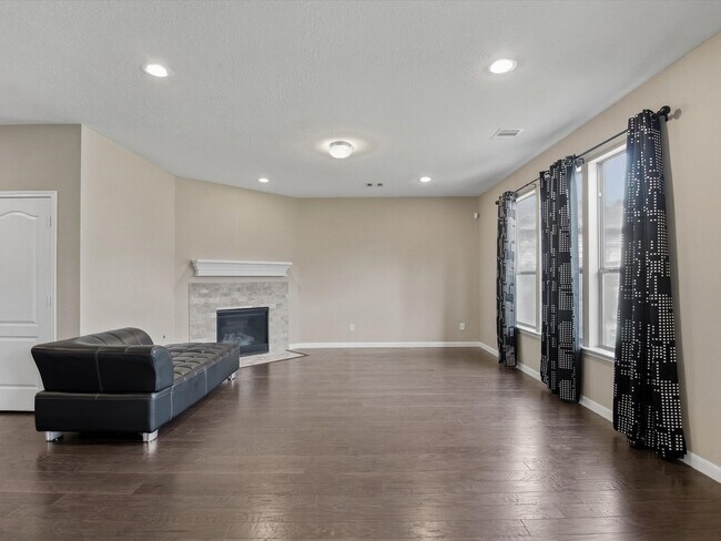 Building Photo - 16515 Williamstown Dr