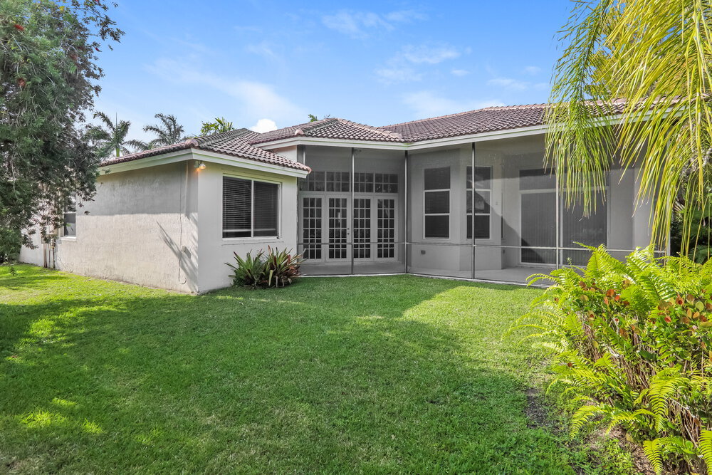 Building Photo - 2560 Jardin Manor