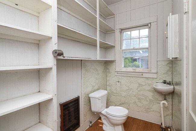 Building Photo - 108 Blount St