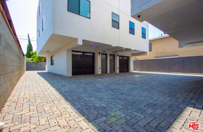 Building Photo - 2208 Hauser Blvd