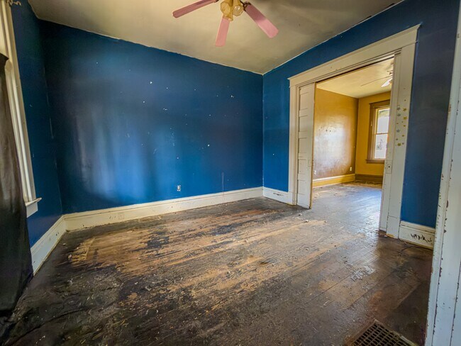Building Photo - 1136 Reservoir Ave