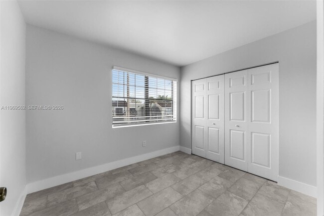 Building Photo - 10450 SW 154th Ct