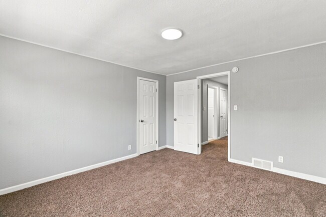 Building Photo - 11867 Elmdale St