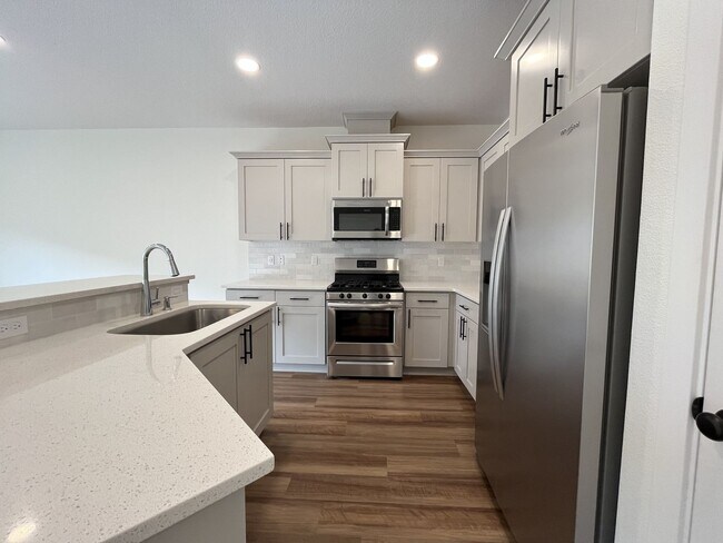 Building Photo - Modern 2022-Built 3-Bedroom Home with Open Layout, Entertainer’s Kitchen. Near Parks & Playgrounds