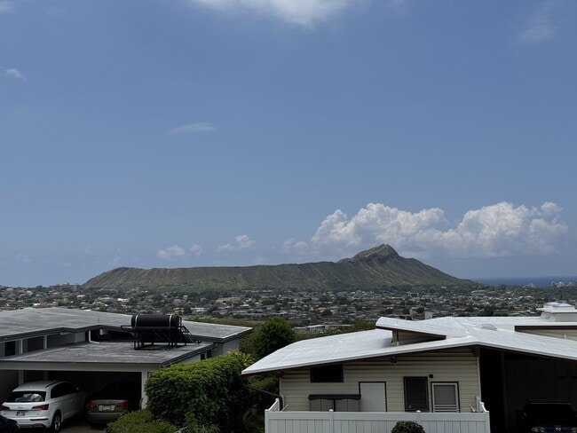 Building Photo - 1412 Kaminaka Dr