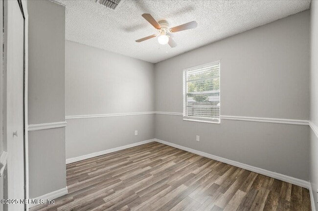 Building Photo - 1701 Donna Dr