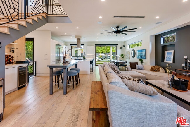 Building Photo - 18589 Linnet St