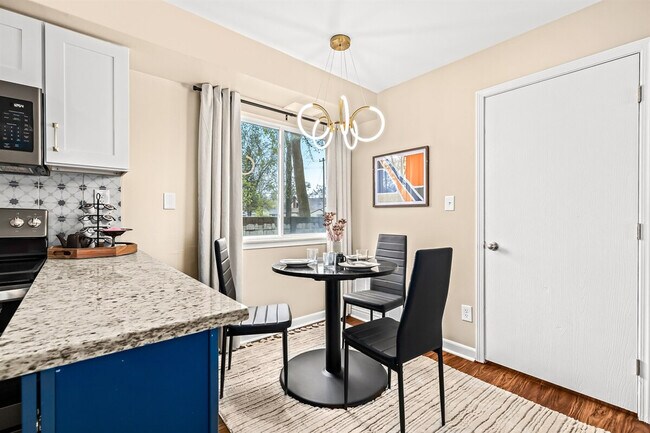 Building Photo - 18939 Sharon Ln