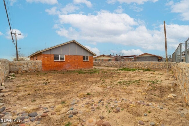 Building Photo - 8620 Campana Ct