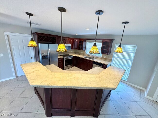 Building Photo - 4522 SE 10th Ave