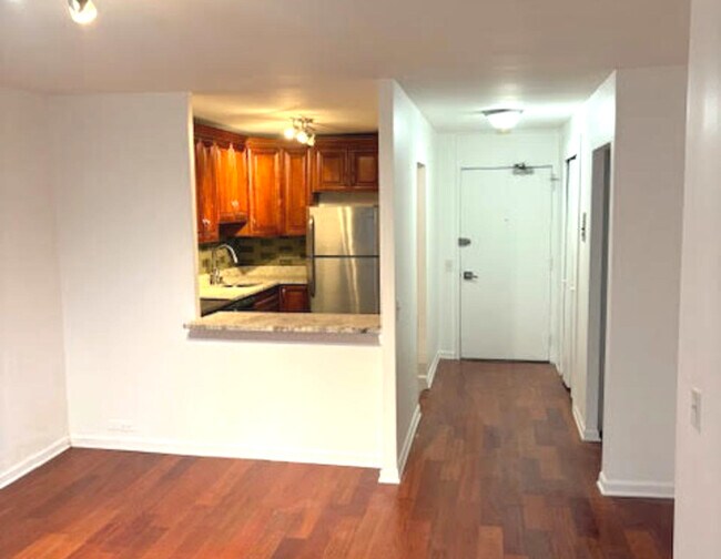 Building Photo - 1560 N Sandburg Terrace