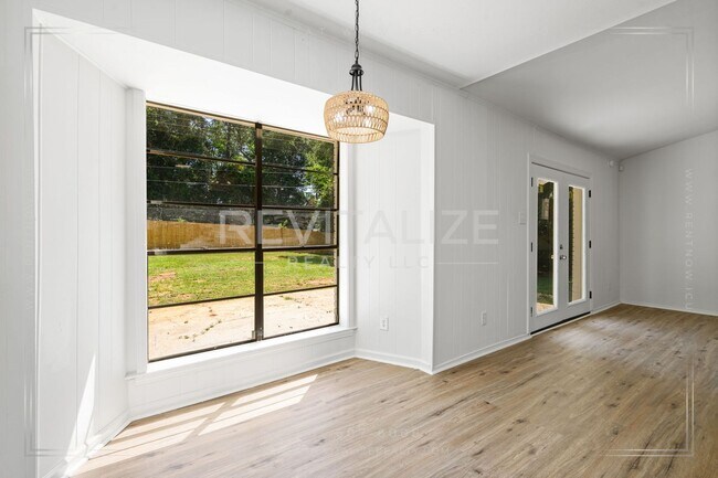 Building Photo - 5812 Hanging Moss Ct