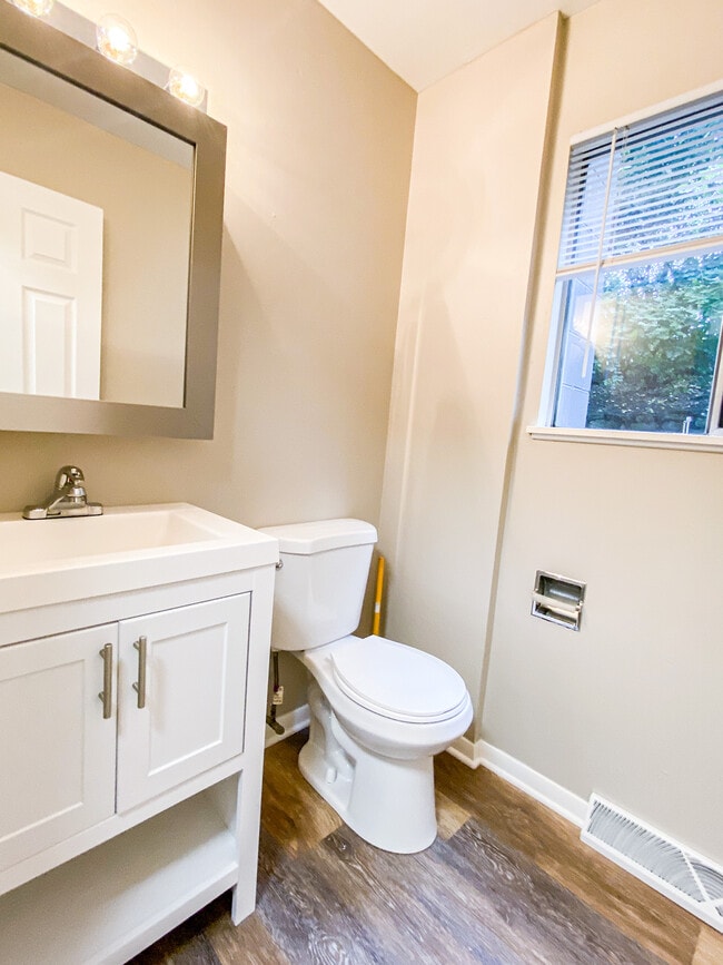 Building Photo - 1107 Catalpa Cir