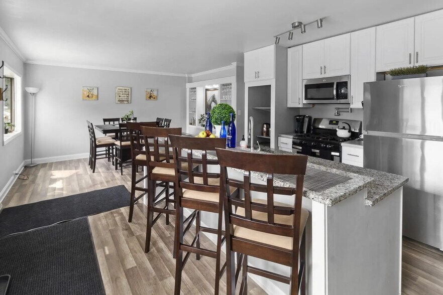 Building Photo - 4 Hathorn St