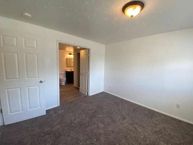 Building Photo - 626 N 1260 W