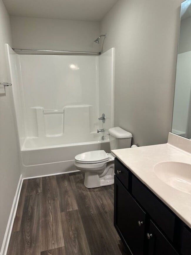 Building Photo - Charming 3 Bedroom Home on Corner Lot in D...