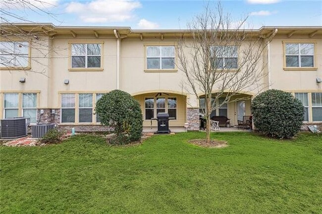 Building Photo - 3 Bedroom Townhouse in Gated Community off...