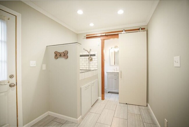 Building Photo - 14 Horseshoe Ln