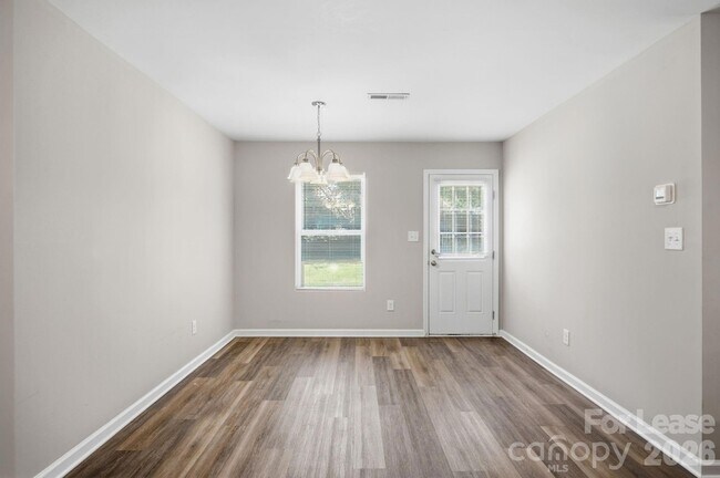 Building Photo - 1361 Ontario Dr