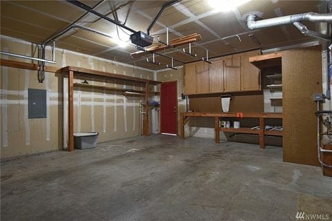 Building Photo - 1308 E St SE