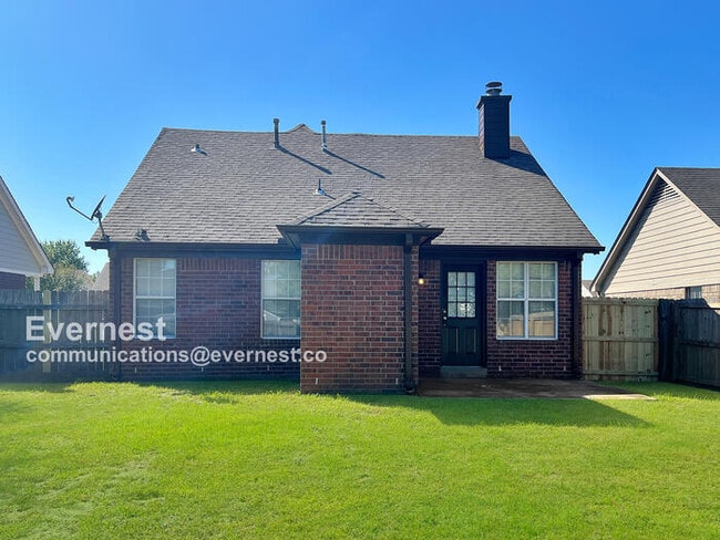 Building Photo - 7036 Foxhall Dr
