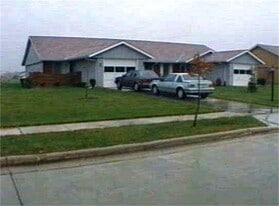 Building Photo - 2448 Wilshire Dr