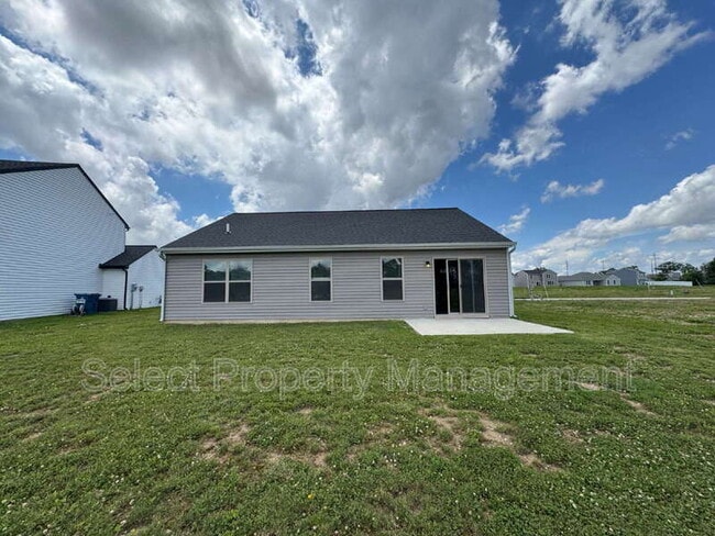 Building Photo - 390 Zebulon Cv