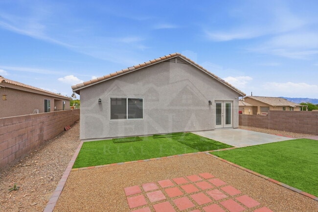 Building Photo - 2339 W Dillon Rd