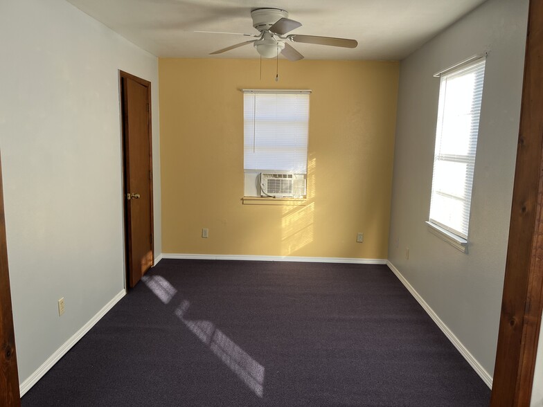 Building Photo - 110 Irwin Cir