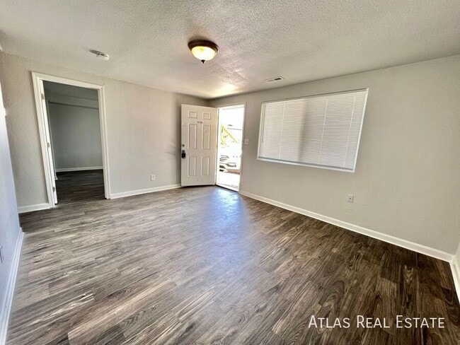 Building Photo - 1016 Magnolia St