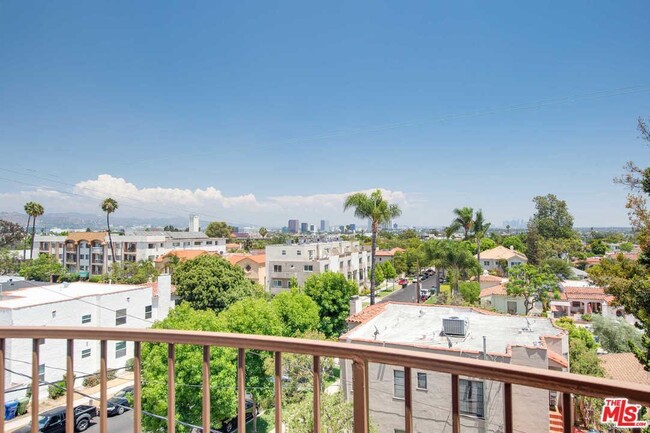 Rooftop & View - 1500 S Beverly Dr