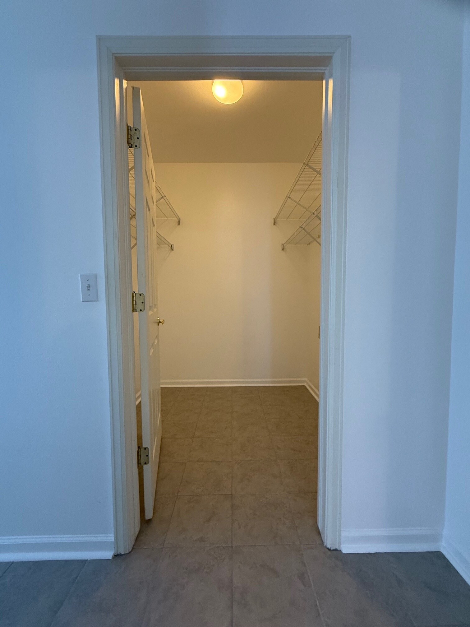Master walking closet - 1158 Opal St
