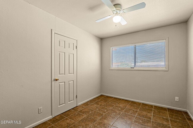 Building Photo - 4948 Aiken Ln