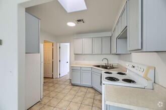 Building Photo - Charming 1 Bed 1 Bath Home in North Las Vegas