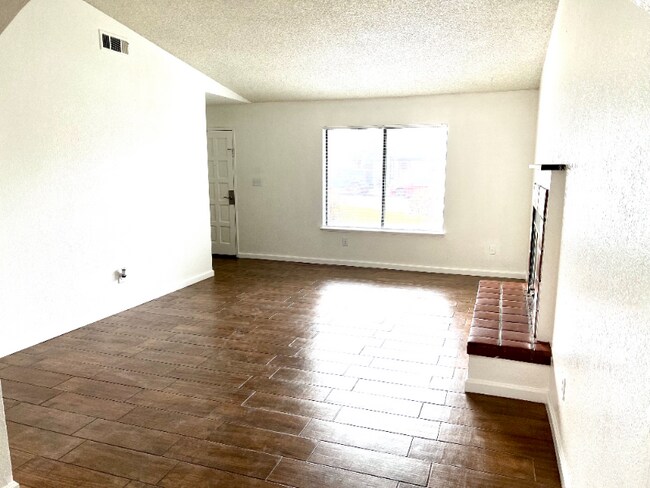 Building Photo - 4312 White Ln