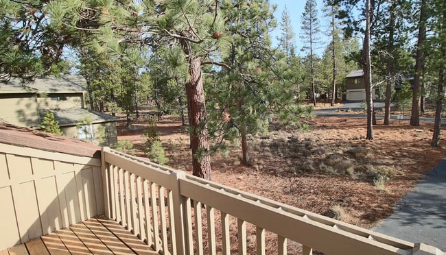 Building Photo - Spacious 3 Bed/2 Bath Home in Sunriver - M...