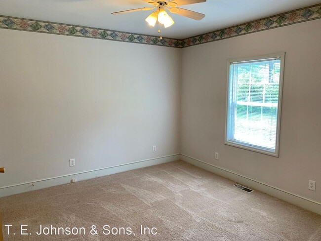 Building Photo - 4 br, 4 bath House - 3800 Ebert Road