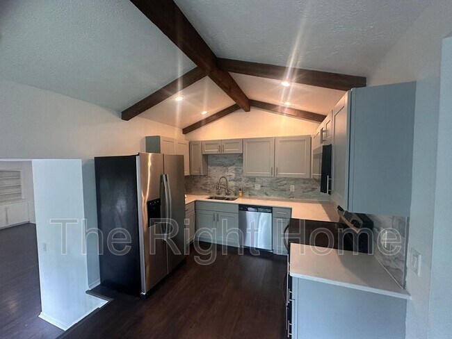 Building Photo - 11736 Quail Dr